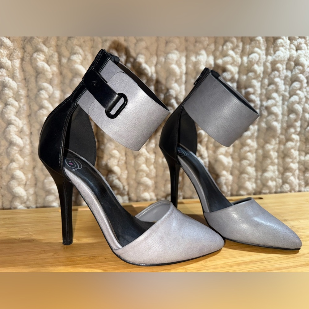 Elegant Black and Gray Women's Heels